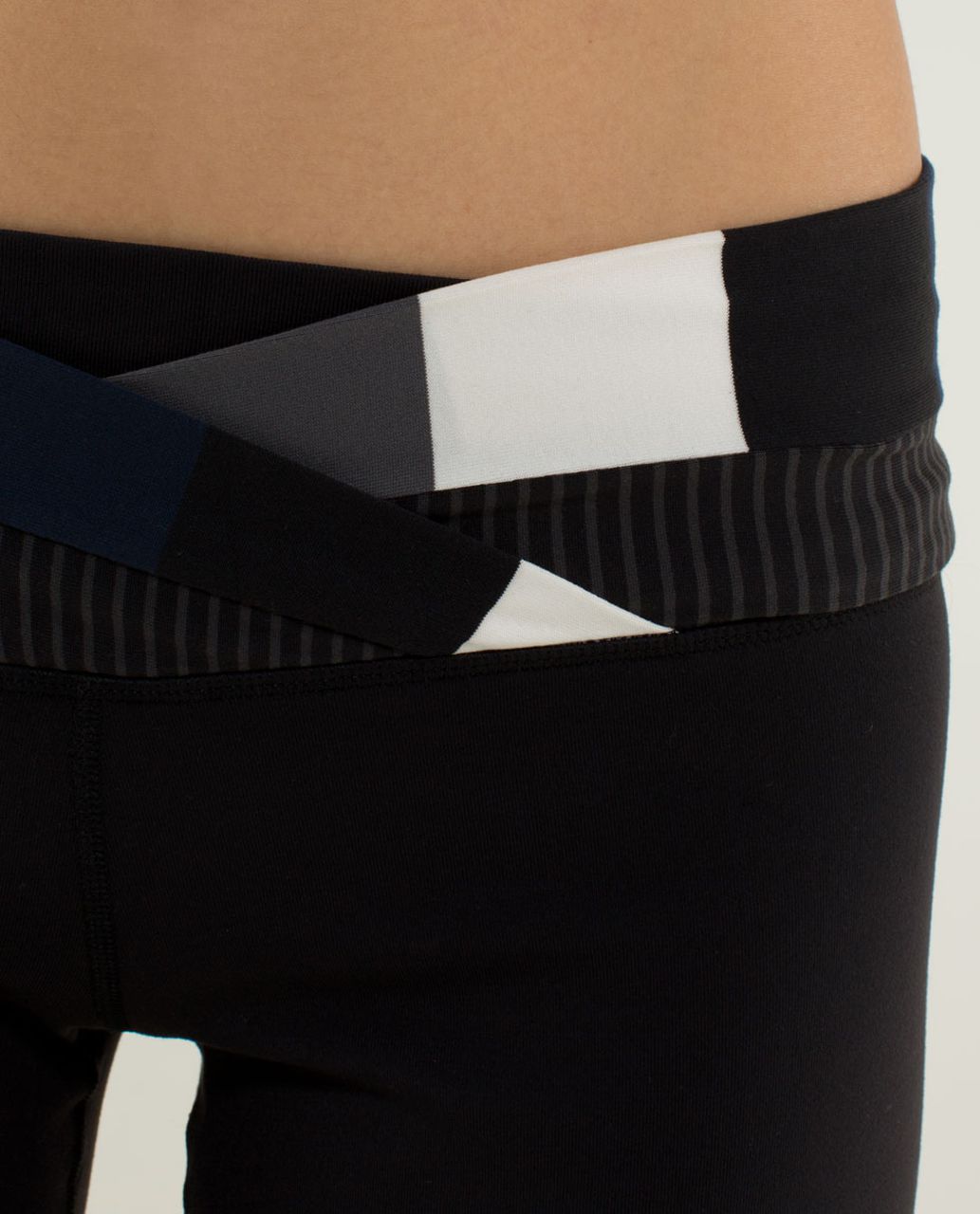 Lululemon Dharana Crop - Black / Pow Stripe Angel Wing / Hyper Stripe Black