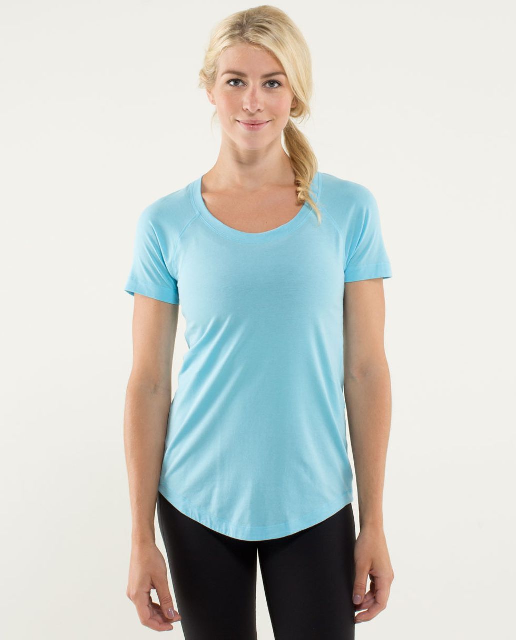 Lululemon Dhyana Short Sleeve - Blue Moon