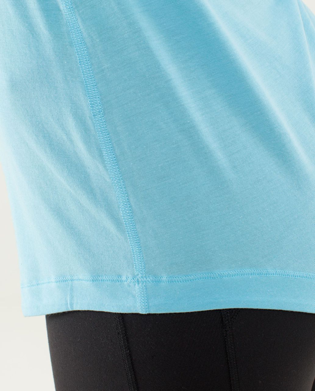 Lululemon Dhyana Short Sleeve - Blue Moon