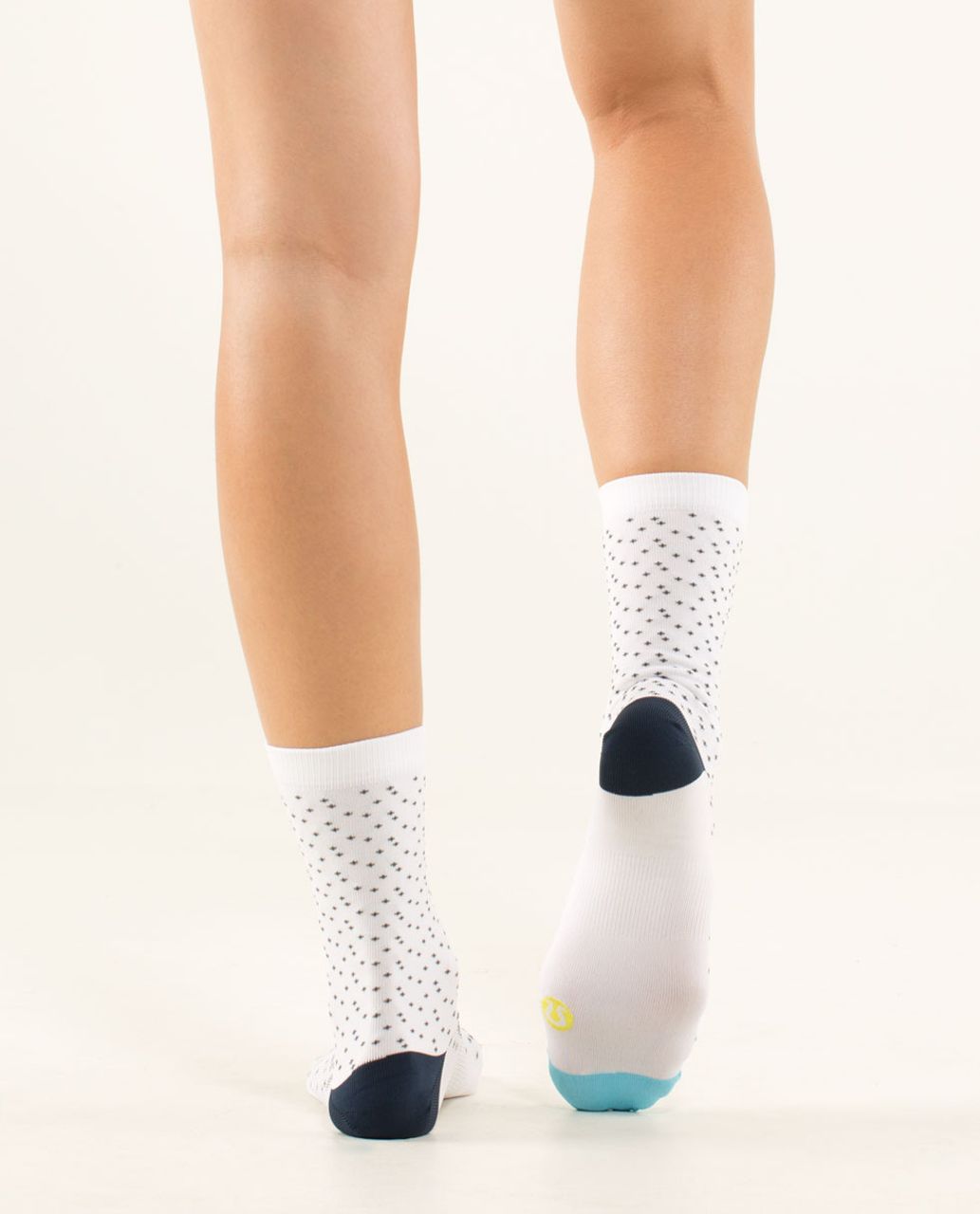 Lululemon Run For Fun Sock - Snow Flake Dot Soot Light White