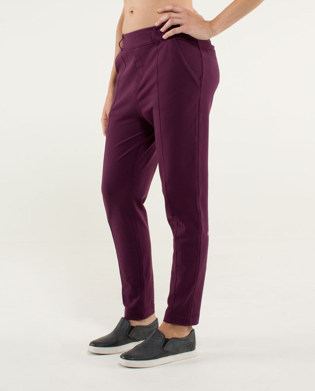 Lululemon &go City Trek Trouser - Bordeaux Drama - lulu fanatics