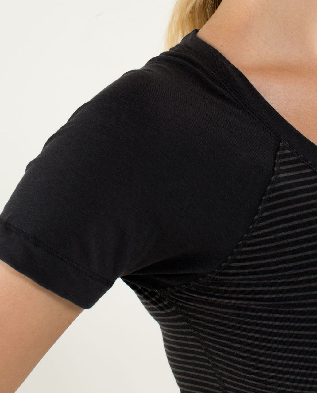 Lululemon Dhyana Short Sleeve - Hyper Stripe Black / Black