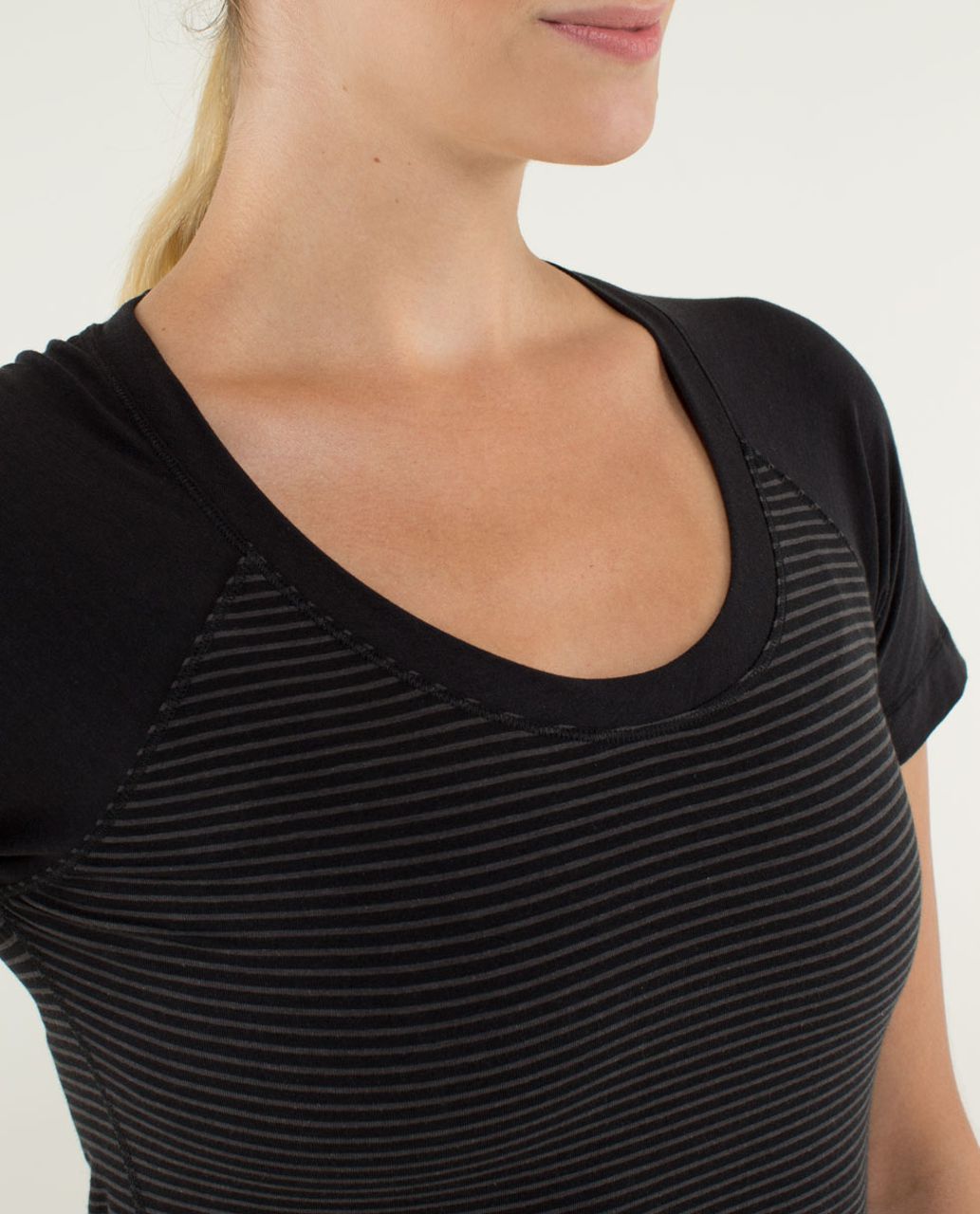 Lululemon Dhyana Short Sleeve - Hyper Stripe Black / Black