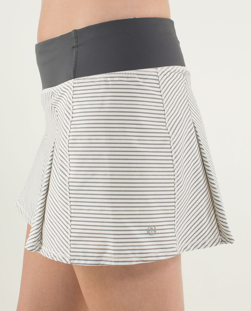 Lululemon Run: Pace Setter Skirt SZ 6 Hyper Stripe Angel Wing