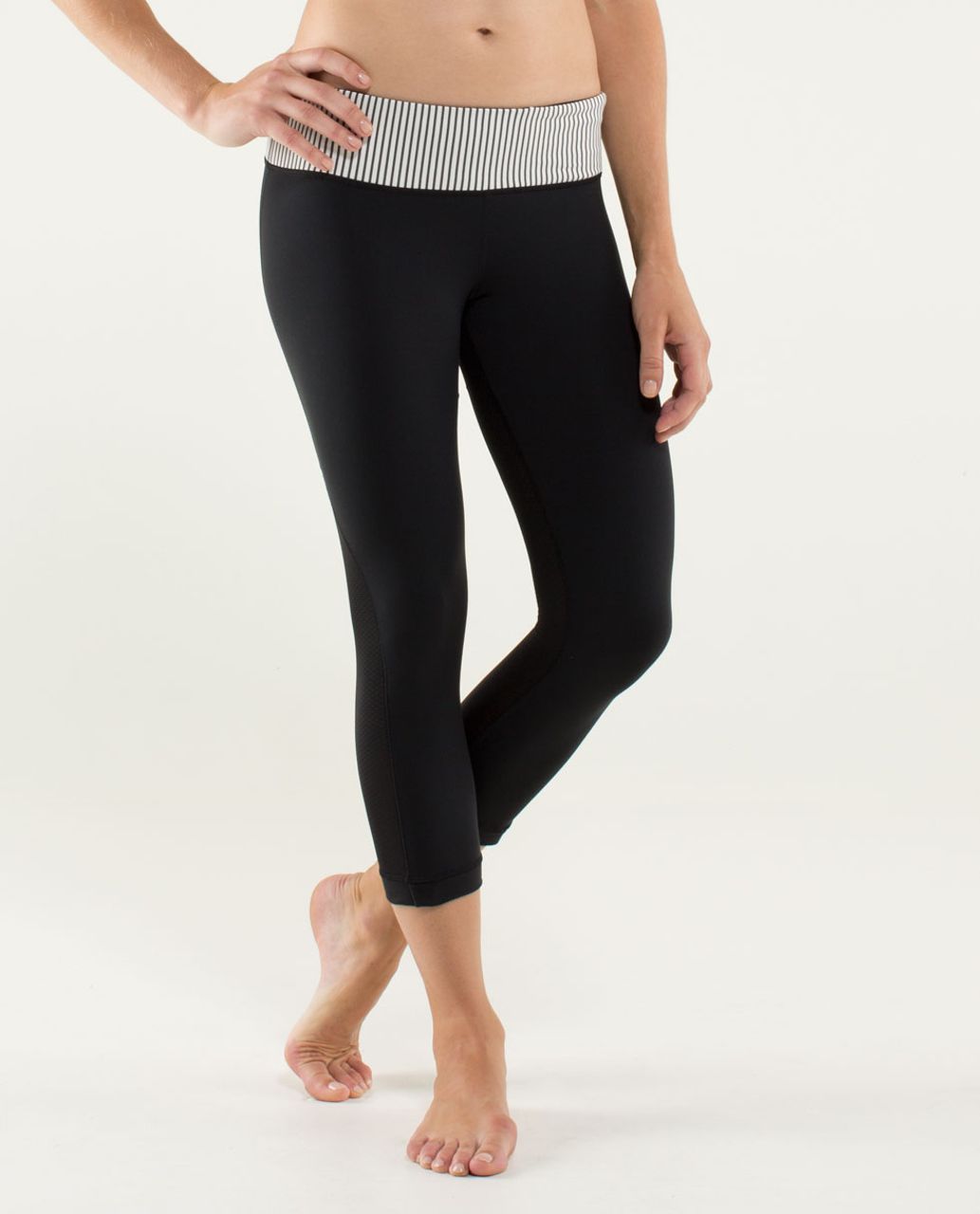 Lululemon Journey Crop - Black / Hyper Stripe Angel Wing