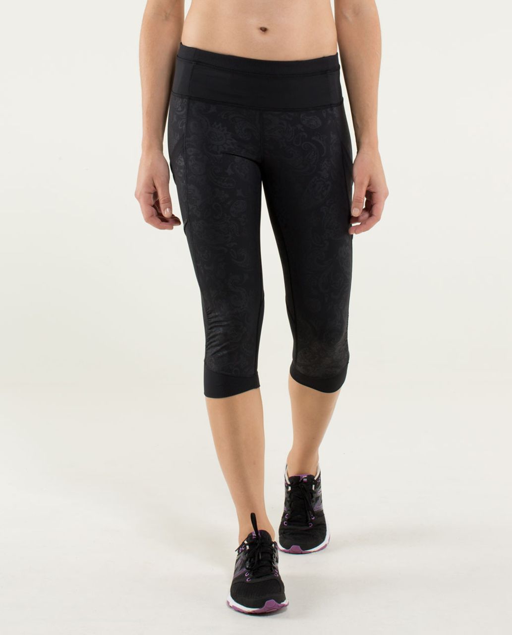 Lululemon Run For Fun Crop - Paisley Emboss Black / Black