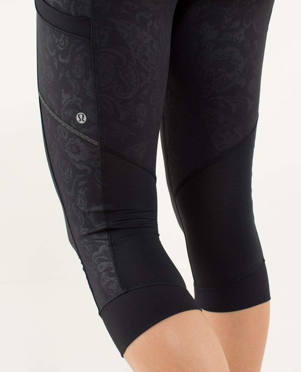 Lululemon Run For Fun Crop - Paisley Emboss Black / Black