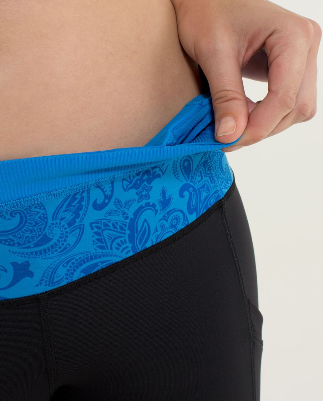 Lululemon Run For Fun Crop - Black / Paisley Cornflower / Cornflower