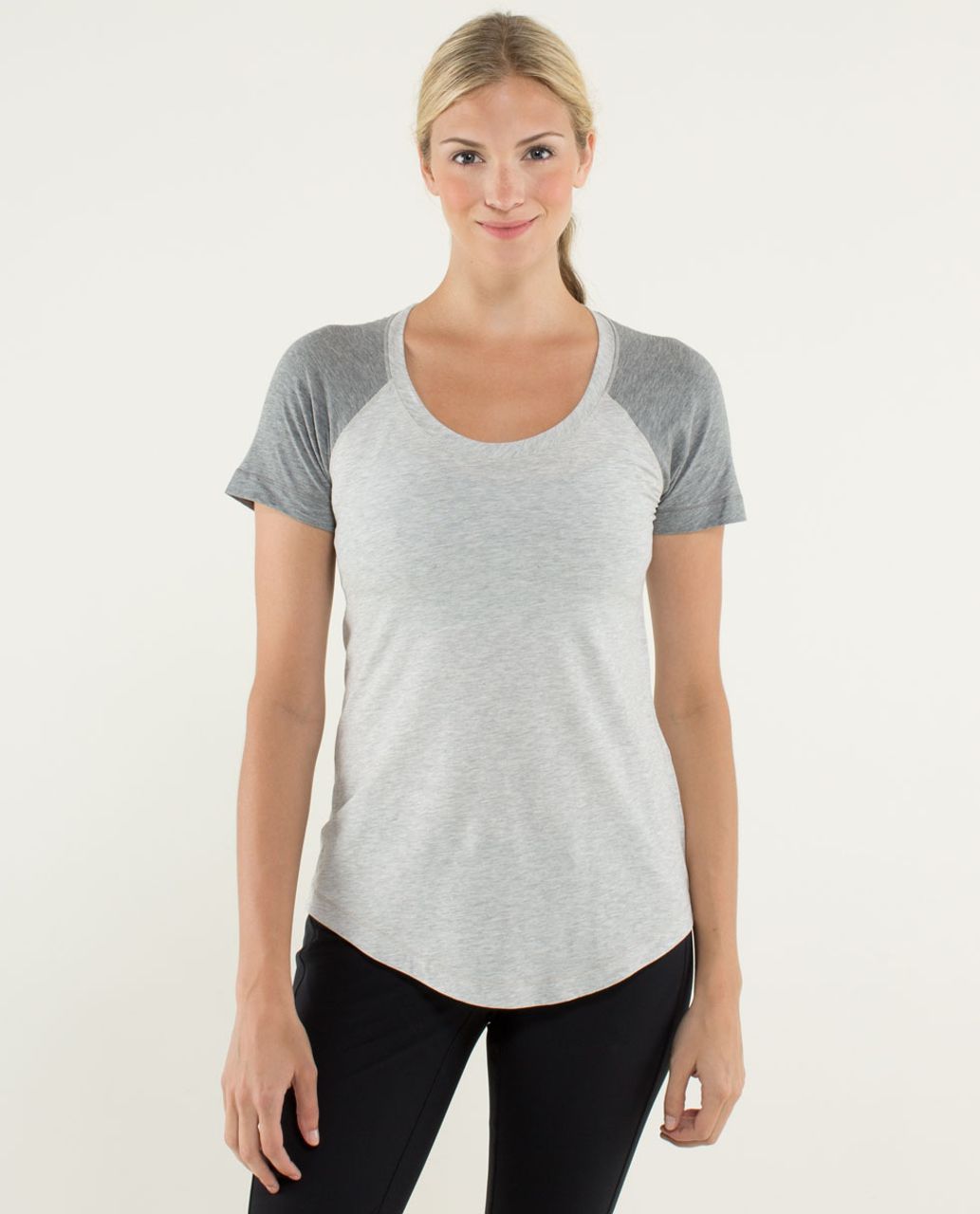 Lululemon Dhyana Short Sleeve - Heathered Light Grey / Heathered Medium Grey