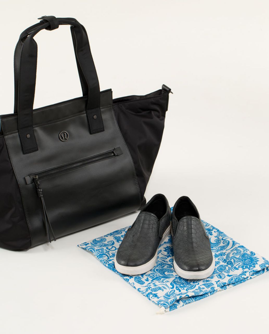 Lululemon Carry Me Om Tote (First Release) - Black