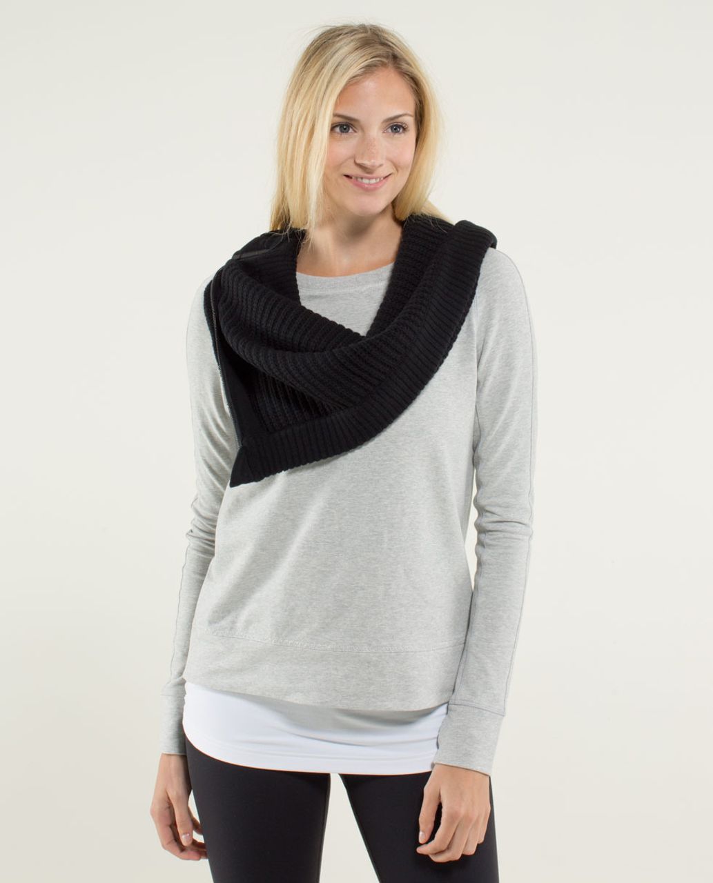 Lululemon Falling Freely Neck Warmer - Black