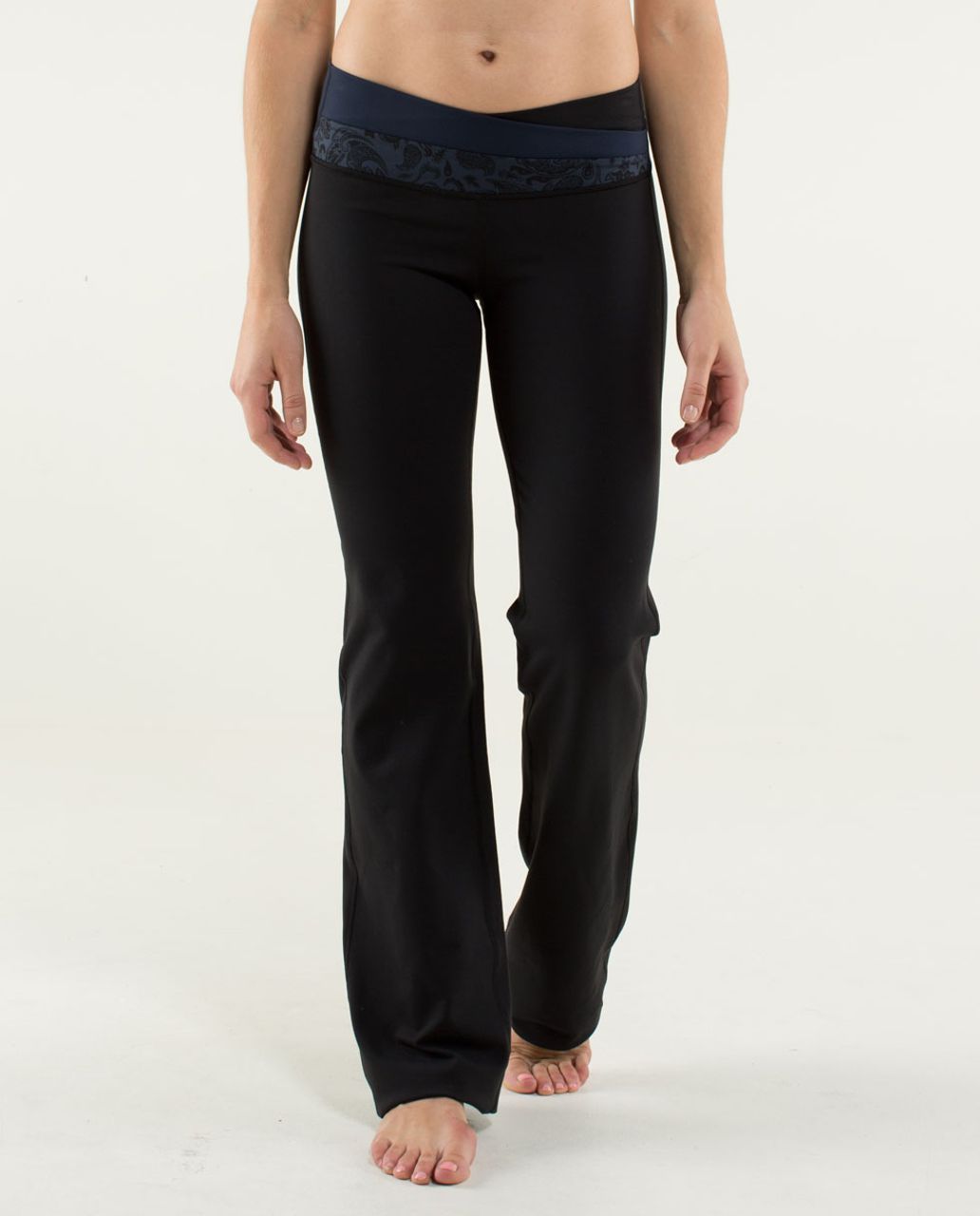 Lululemon Astro Pant (Regular) - Black / Paisley Inkwell / Inkwell