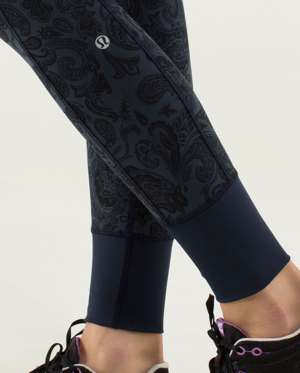 Lululemon En Route Crop - Paisley Inkwell / Inkwell