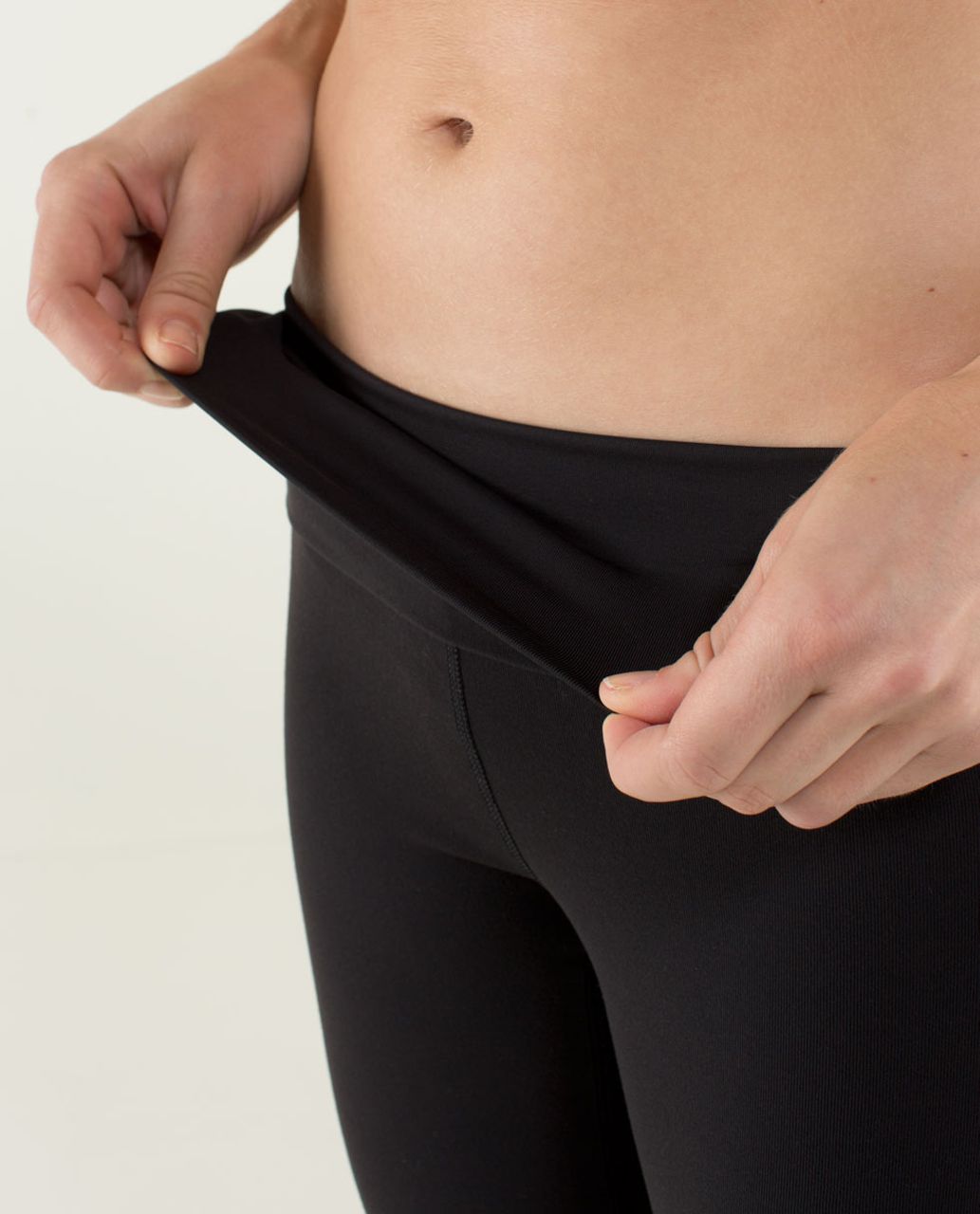 Lululemon En Route Crop - Black