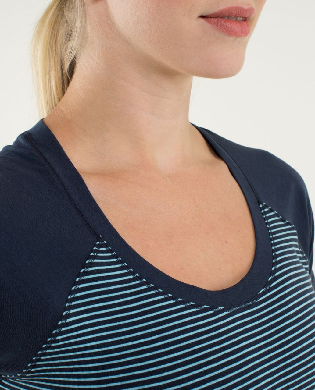 Lululemon Dhyana Short Sleeve - Hyper Stripe Blue Moon / Inkwell