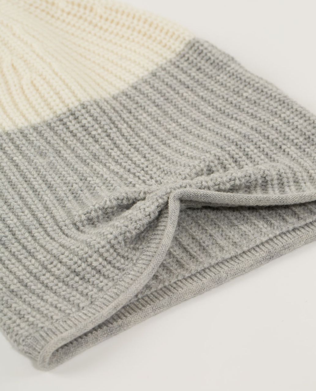 Lululemon Falling Freely Toque - Angel Wing / Silver Grey