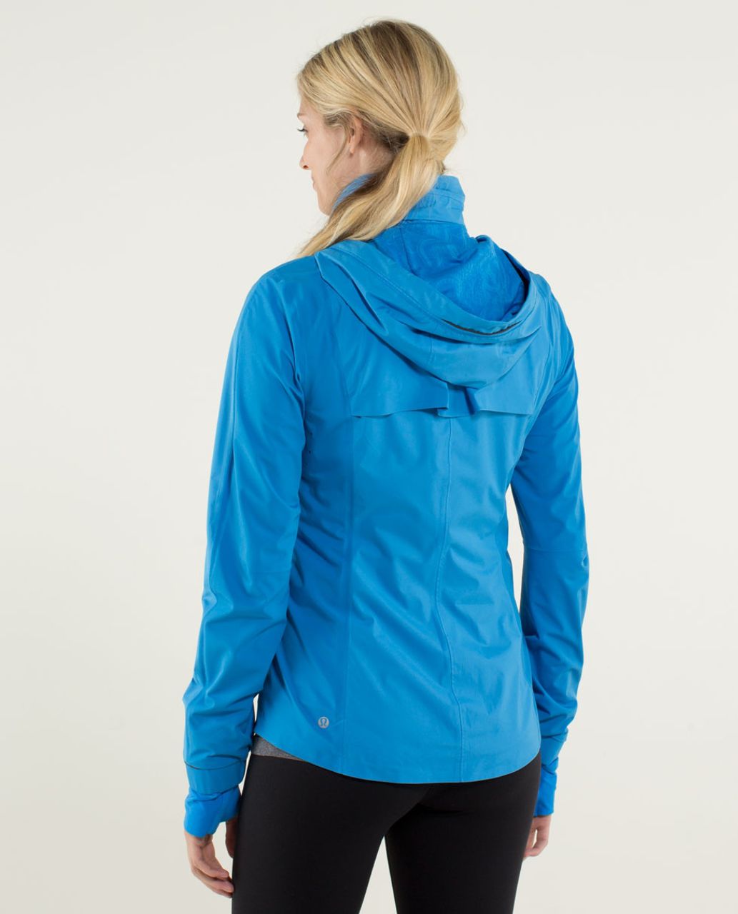 Lululemon Raindrop Jacket - Cornflower