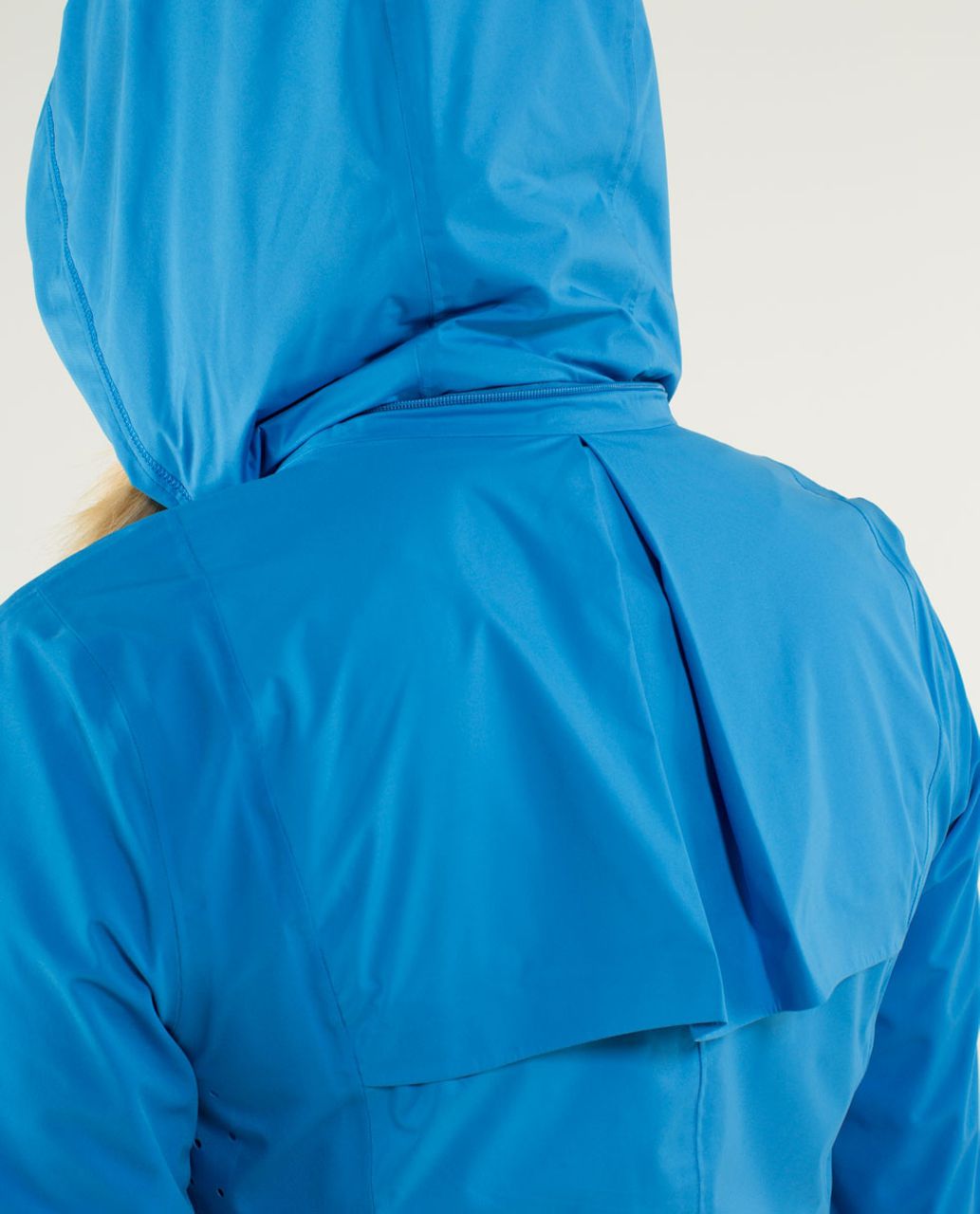 Lululemon Raindrop Jacket - Cornflower