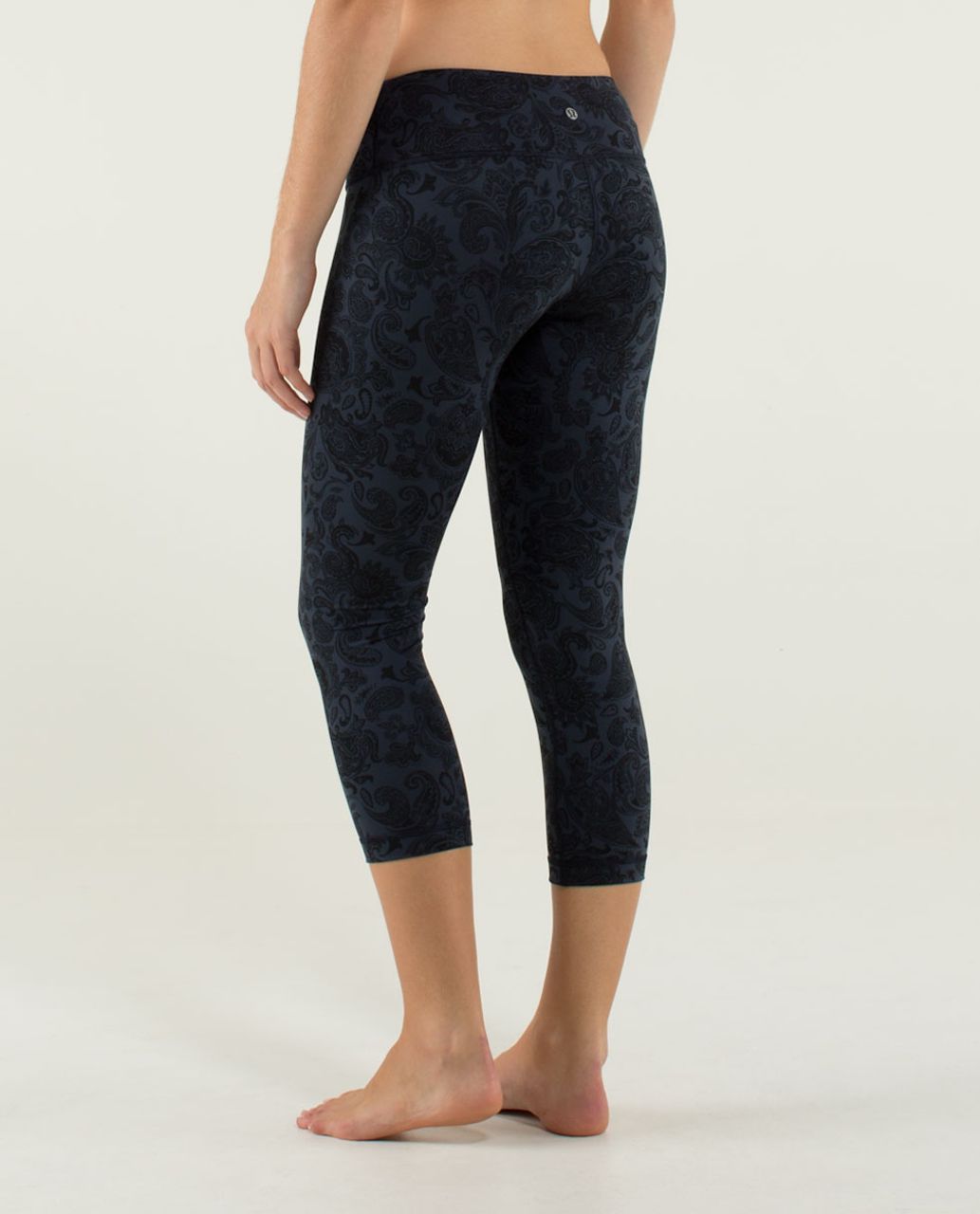 Lululemon Wunder Under Black Blue Paisley High Waisted Size 4.