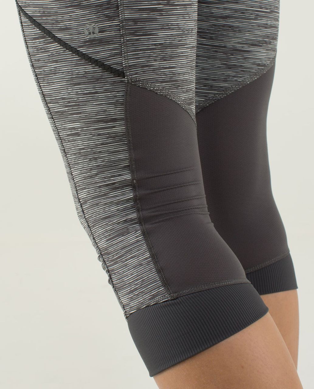 Lululemon Run For Fun Crop - Wee Are From Space October Angel Wing / Soot Light / Slalom Stripe Angel Wing