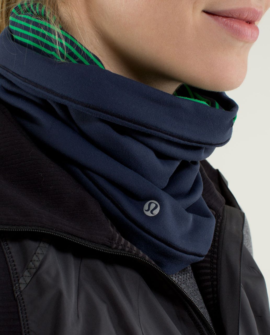 Lululemon Brisk Run Neck Warmer - Hyper Stripe Green Bean / Inkwell