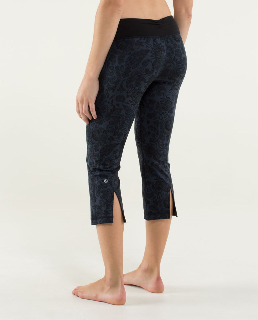 Lululemon Gather & Crow Crop - Paisley Inkwell / Black / Inkwell