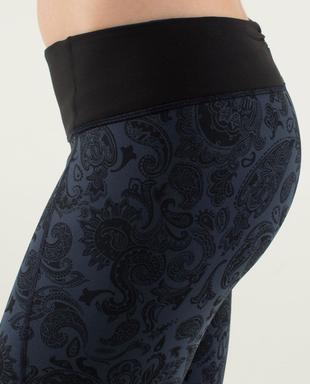 Lululemon Gather & Crow Crop - Paisley Inkwell / Black / Inkwell