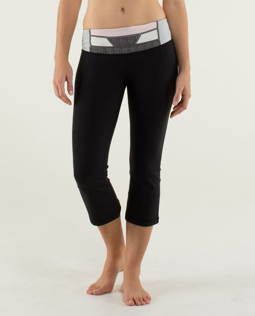 Lululemon Gather & Crow Crop - Black / Quilt 18 Fall 2013