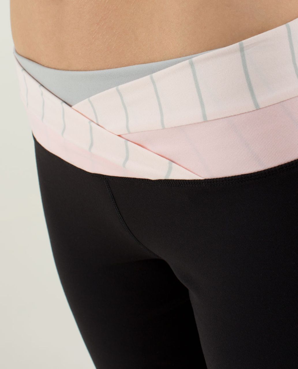 Lululemon Dharana Crop - Black / Slalom Stripe Pretty Pink / Pretty Pink