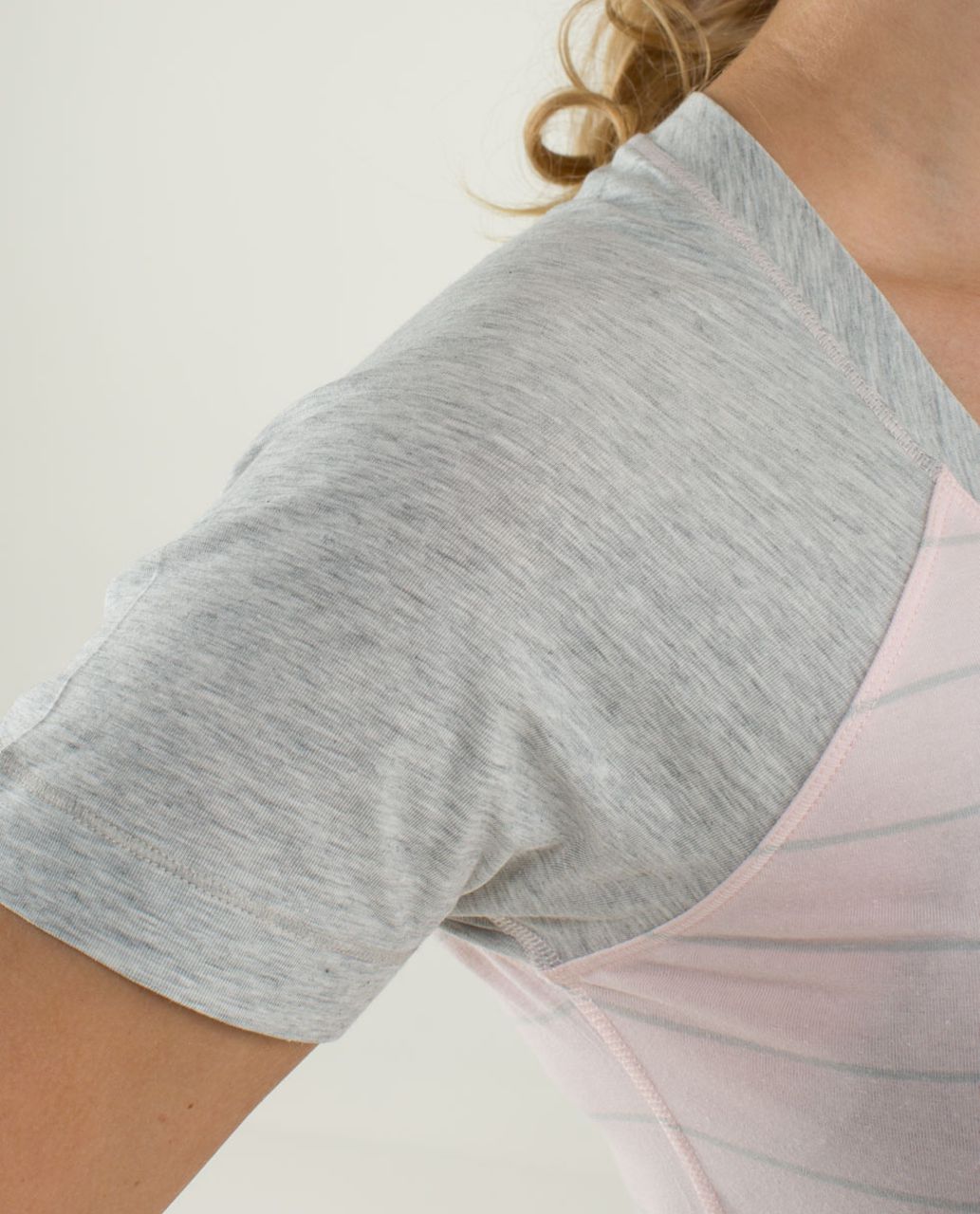 Lululemon Dhyana Short Sleeve - Slalom Stripe Pretty Pink / Heathered Light Grey