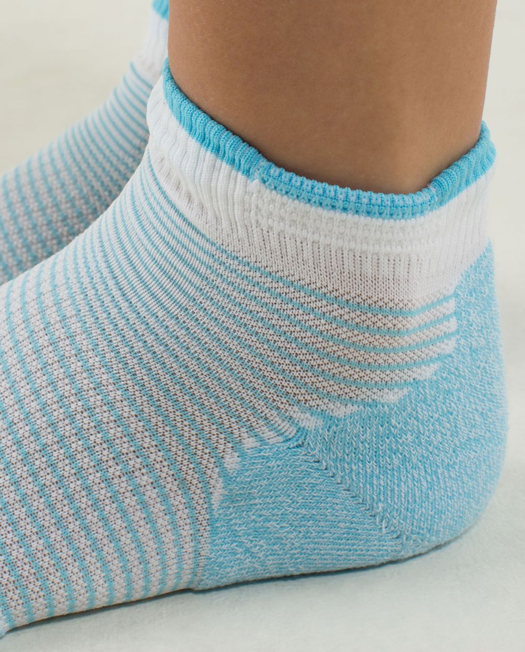 Lululemon Women's Ultimate Padded Run Sock - Hyper Stripe Blue Moon White