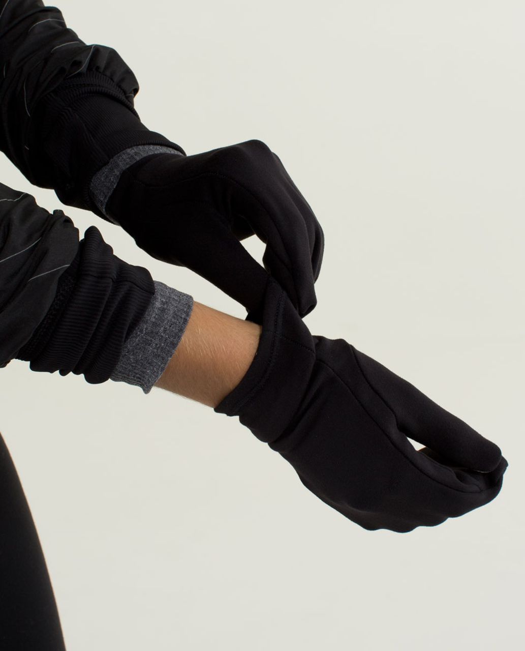 Lululemon Run With Me Mittens - Mini Hyper Stripe Black / Black