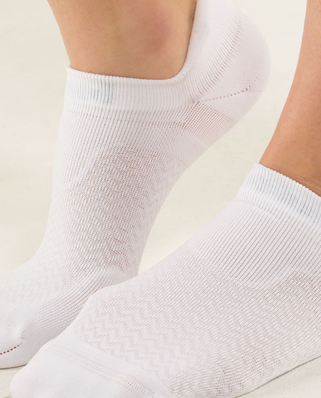 Lululemon Women's Ultimate No Show Run Sock - Womens No Show Chevron White