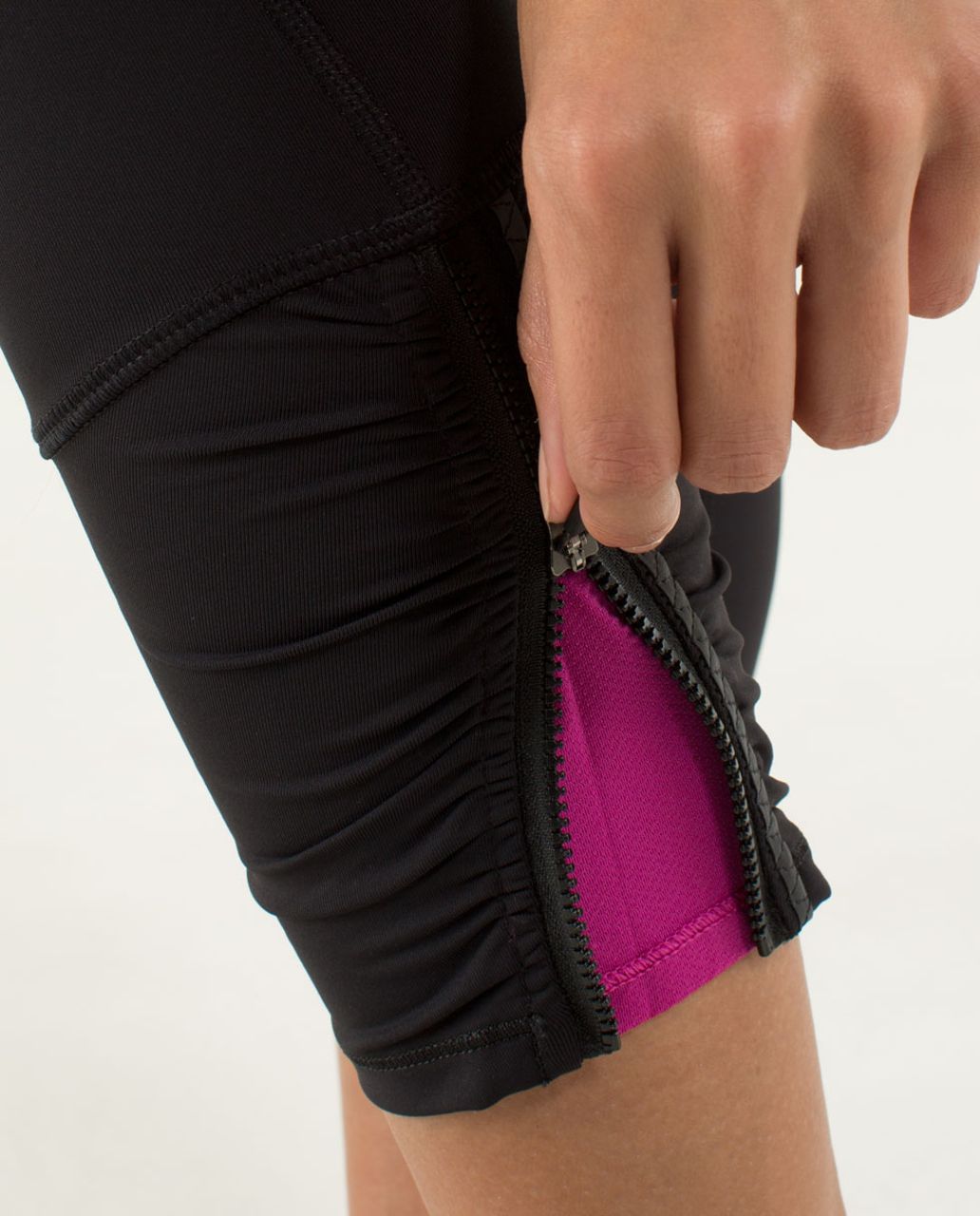 Lululemon Runday Crop - Black / Micro Macro Stripe Raspberry