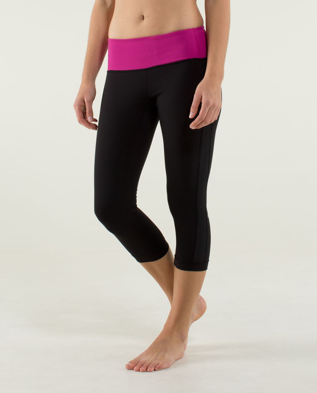 Lululemon Yeah Yoga Crop *Full-On Luon - Black /  Raspberry