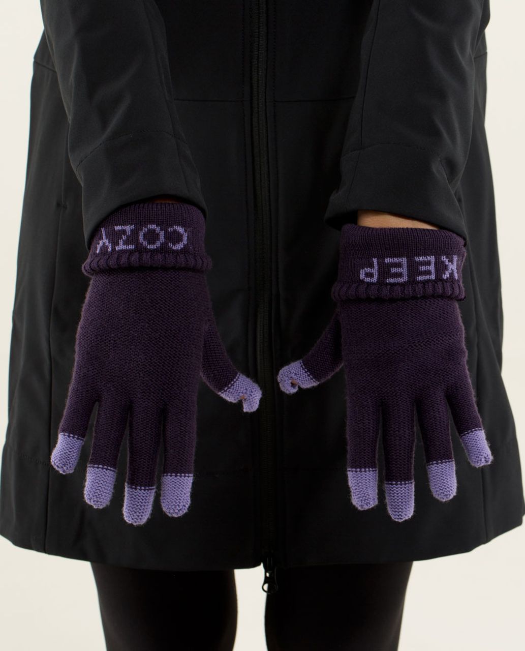 Lululemon Knit Happens Gloves - Deep Zinfandel / Winter Orchid