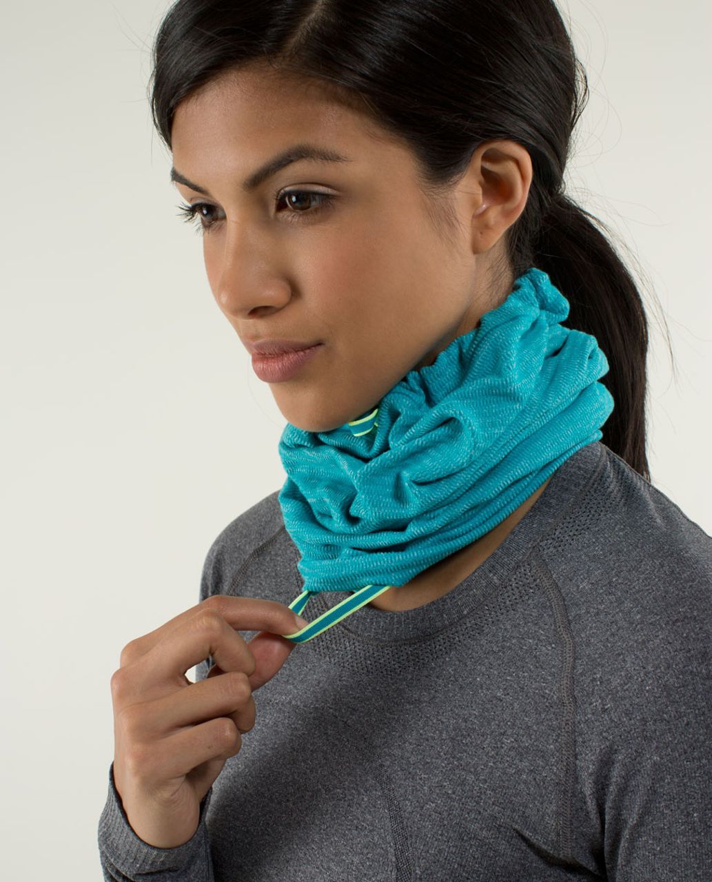 Lululemon Brisk Run Neck Warmer - Mini Check Pique Surge Heathered Surge