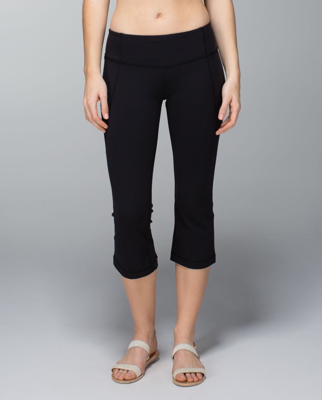 Lululemon Gather & Crow Crop Black Size 8