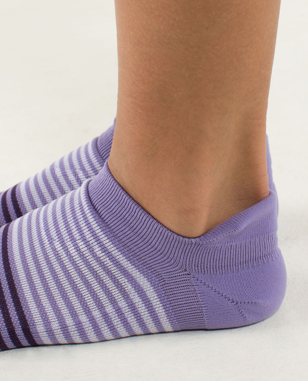 Lululemon Women's Ultimate No Show Run Sock *Ergo Toes - Womens No Show 4x4 Stripe Deep Zinfandel Winter Orchid