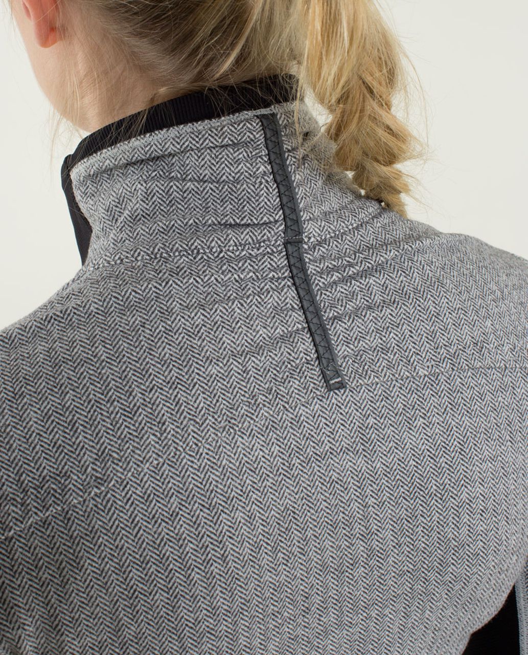 lululemon athletica, Tops, Lululemon Base Runner 2 Zip Heathered  Herringbone Heathered Black Black