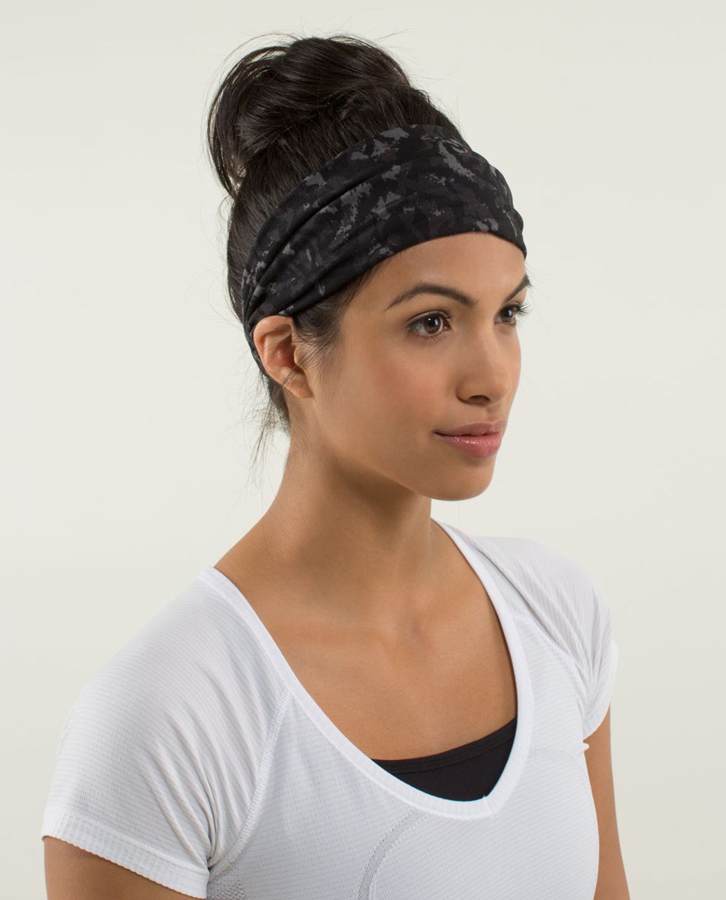 Lululemon Bang Buster Headband *Reversible - Beautiful Baroque Black / Black