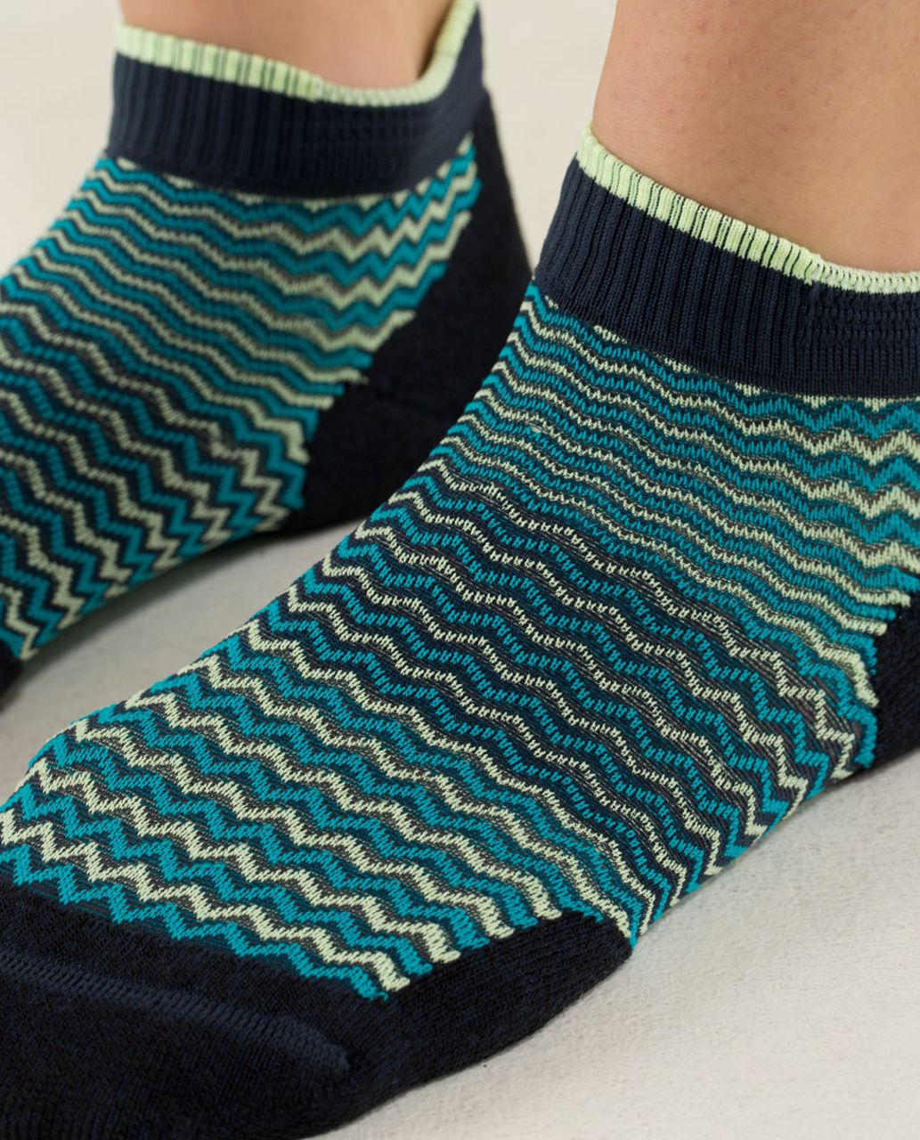 Lululemon Women's Ultimate Padded Run Sock - Womens Padded Chevron Inkwell