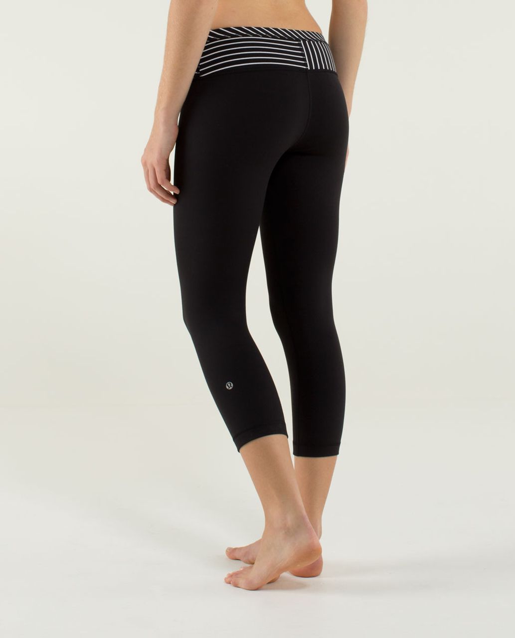 Lululemon Wunder Under Crop *Full-On Luon - Black / Quilt Winter 13-09