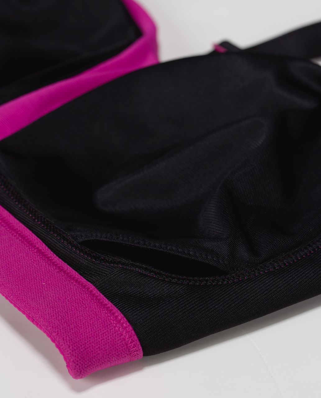 Lululemon Ta Ta Tamer II (C-DD cup) - Raspberry