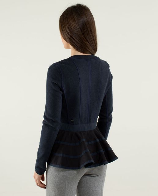 Lululemon Sweatshirt Size 10 Black Pullover Ruffle Sleeves Ruffle