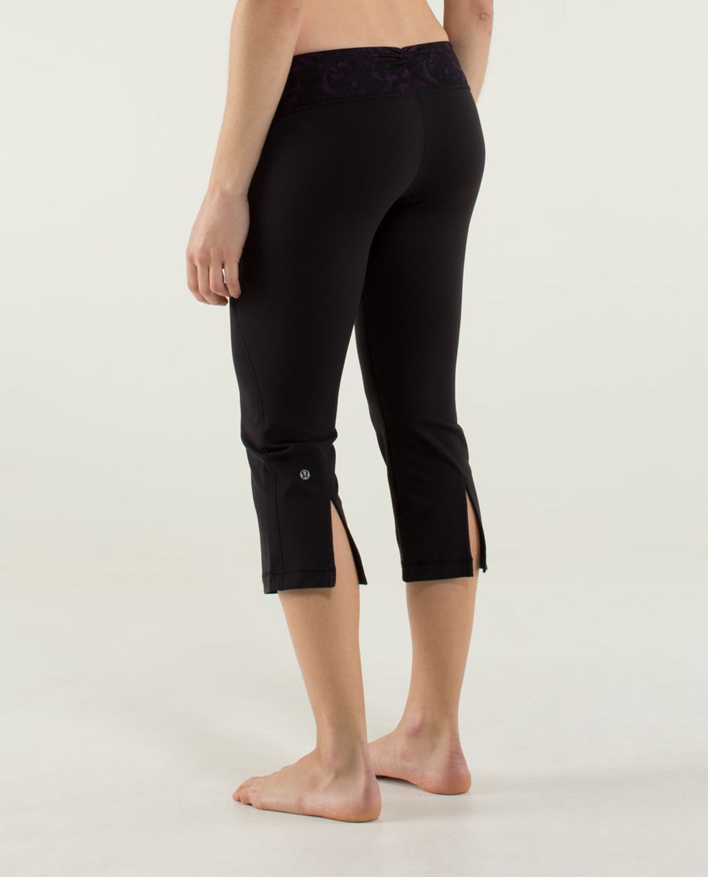 Lululemon Gather & Crow Crop *Full-On Luon - Black / Beautiful Baroque Deep Zinfandel / Micro Macro Stripe Deep Zinfandel