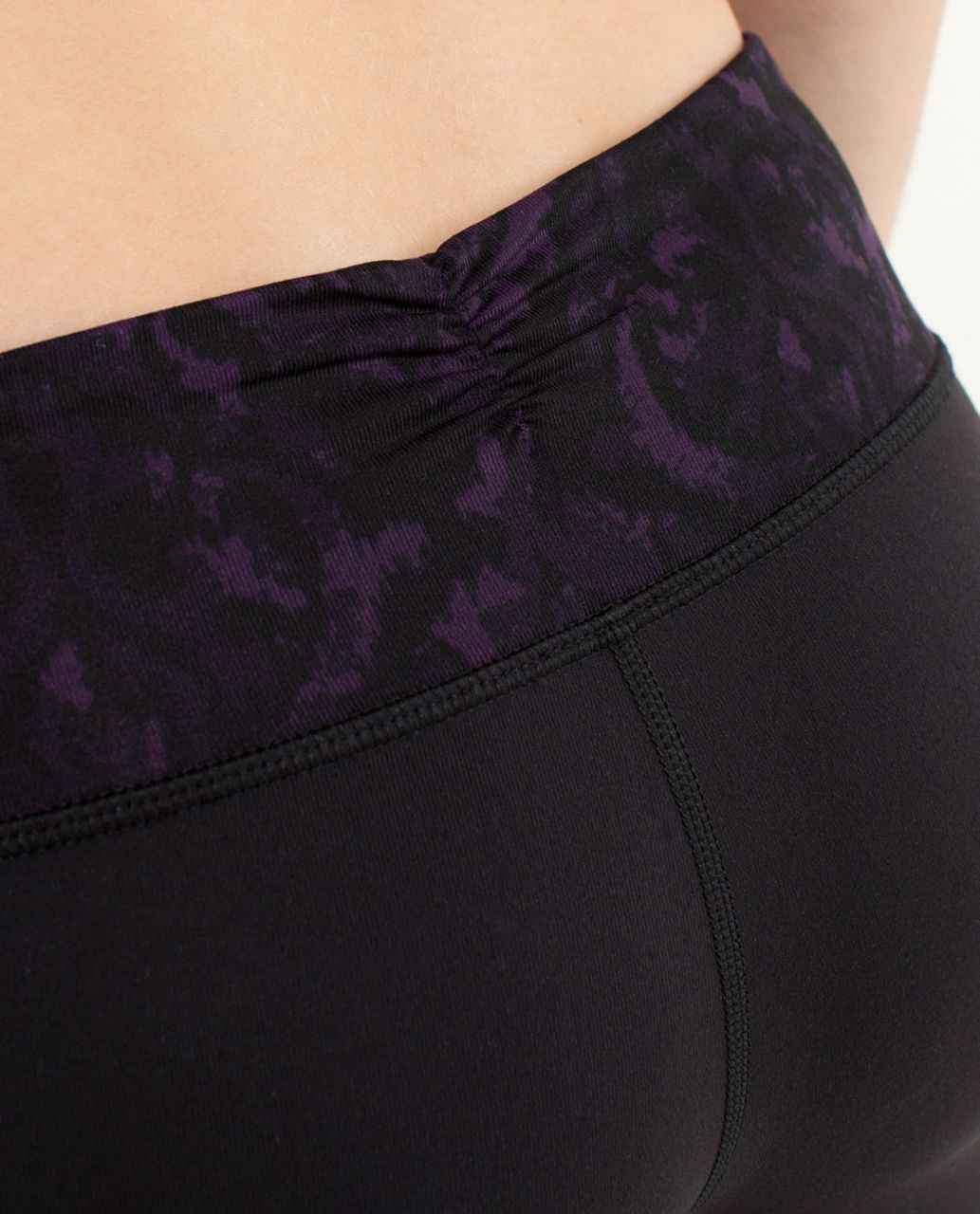 Lululemon Gather & Crow Crop *Full-On Luon - Black / Beautiful Baroque Deep Zinfandel / Micro Macro Stripe Deep Zinfandel