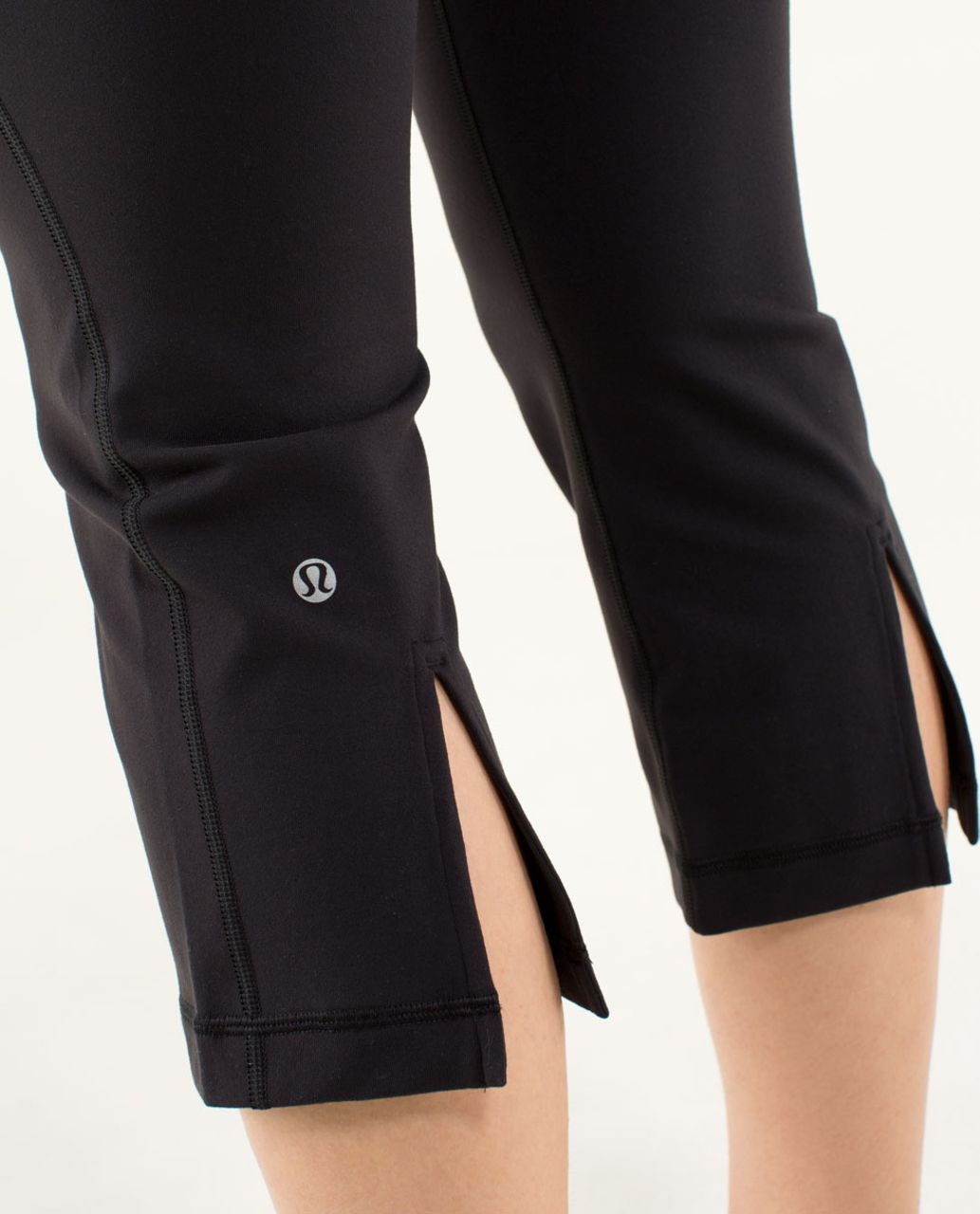 Lululemon Gather & Crow Crop *Full-On Luon - Black / Beautiful Baroque Deep Zinfandel / Micro Macro Stripe Deep Zinfandel