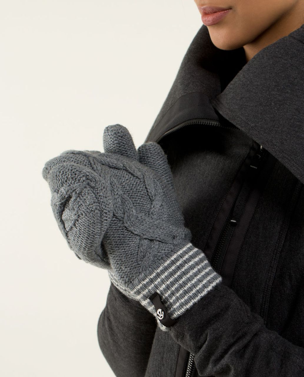 Lululemon Keepin' It Cozy Mittens - Heathered Medium Grey / Angel Wing