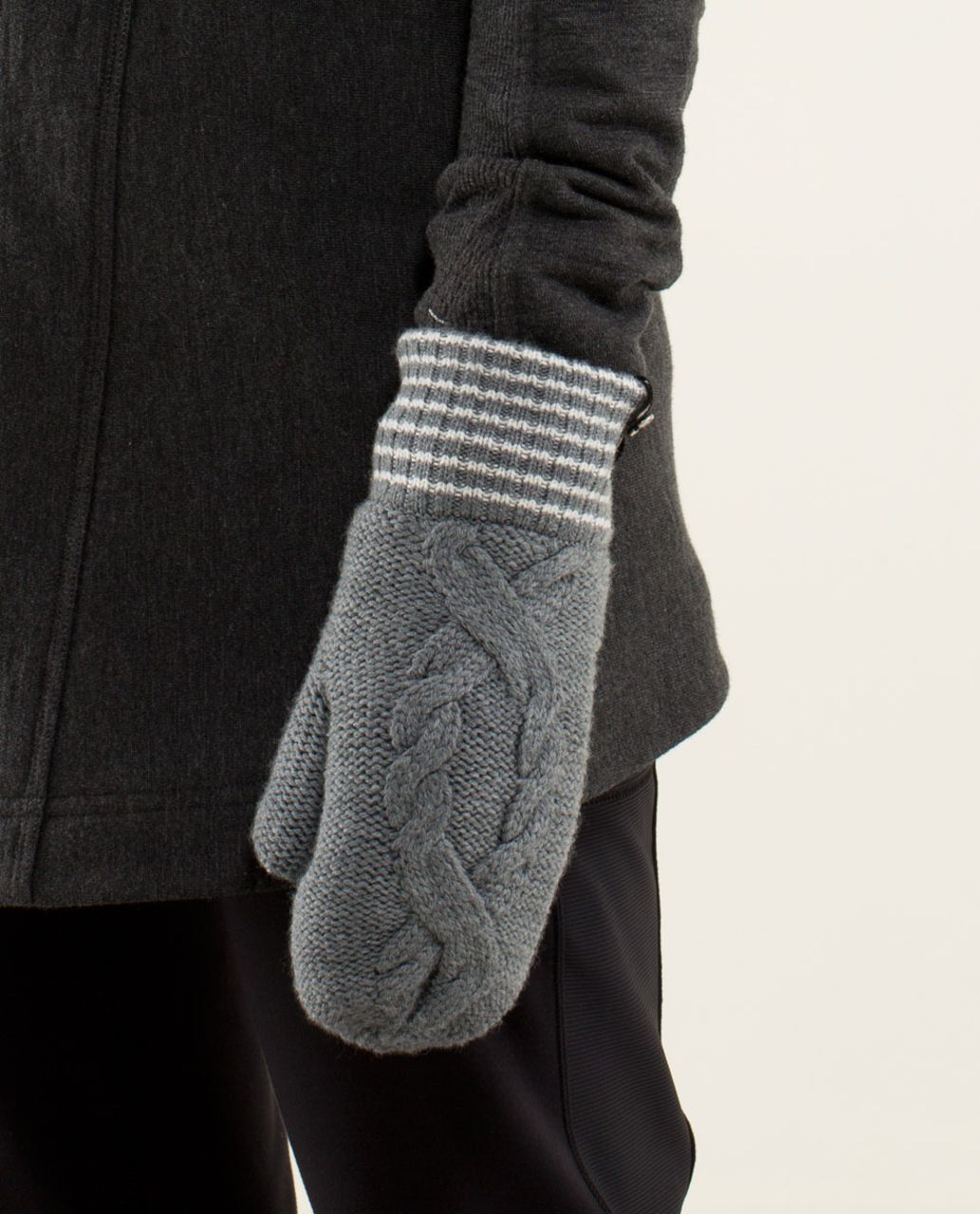 Lululemon Keepin' It Cozy Mittens - Heathered Medium Grey / Angel Wing